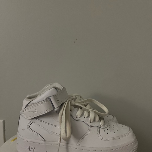 NIKE AIRFORCE 1’s HIGH TOP - Picture 3 of 3